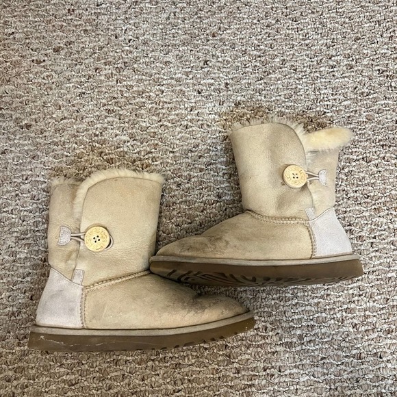 Ugg Bailey Button Boots - Picture 1 of 7